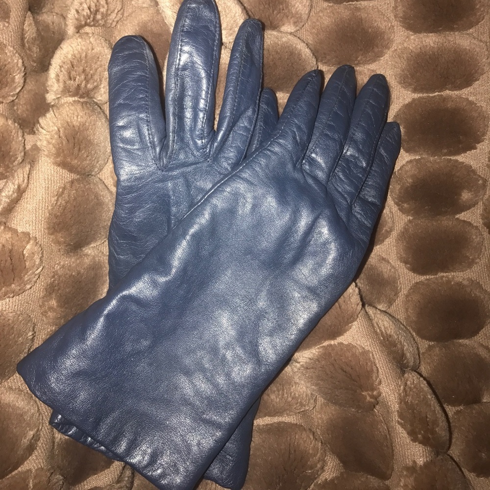 Navy leather gloves